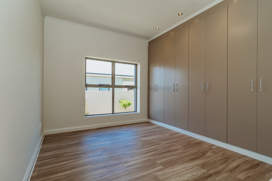 3 Bedroom Property for Sale in Kraaibosch Western Cape